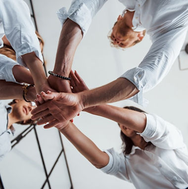 Delegate: rolling up your sleeves is harming your team. Here’s why!